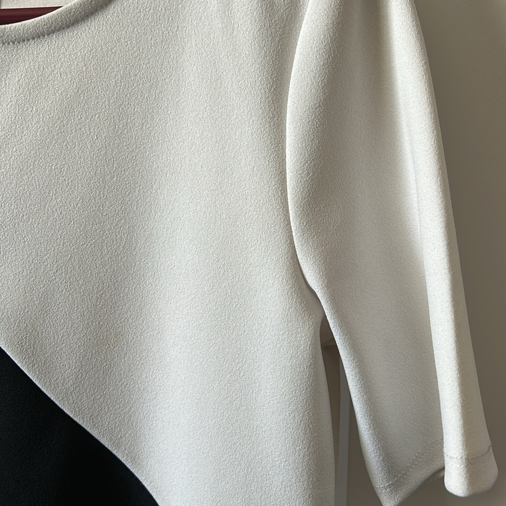 Calvin Klein Cut out Colorblock Top - Picture 4 of 10